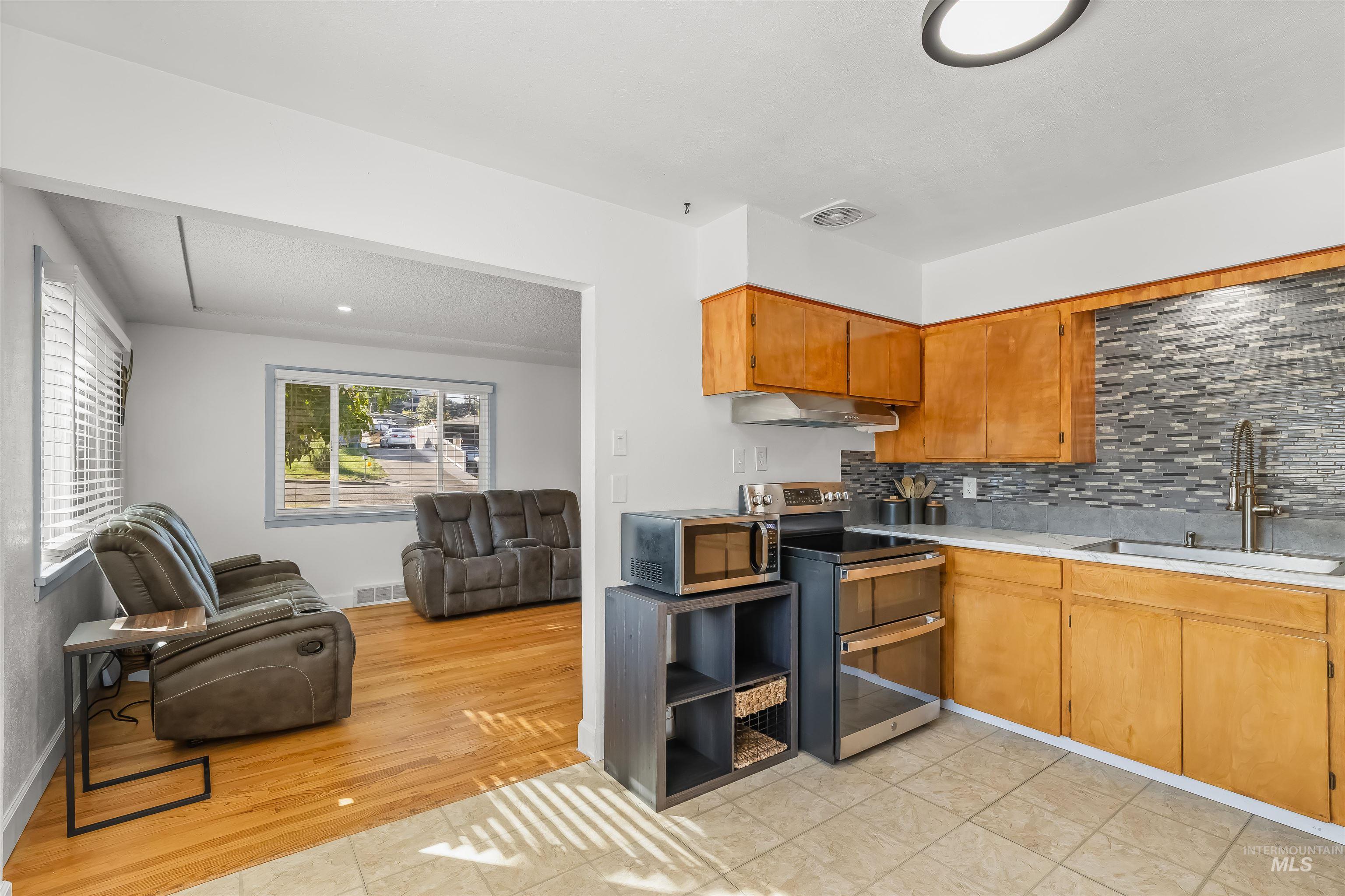 1527 20th Ave, Lewiston, Idaho 83501, 4 Bedrooms, 2 Bathrooms, Residential For Sale, Price $380,000,MLS 99002652