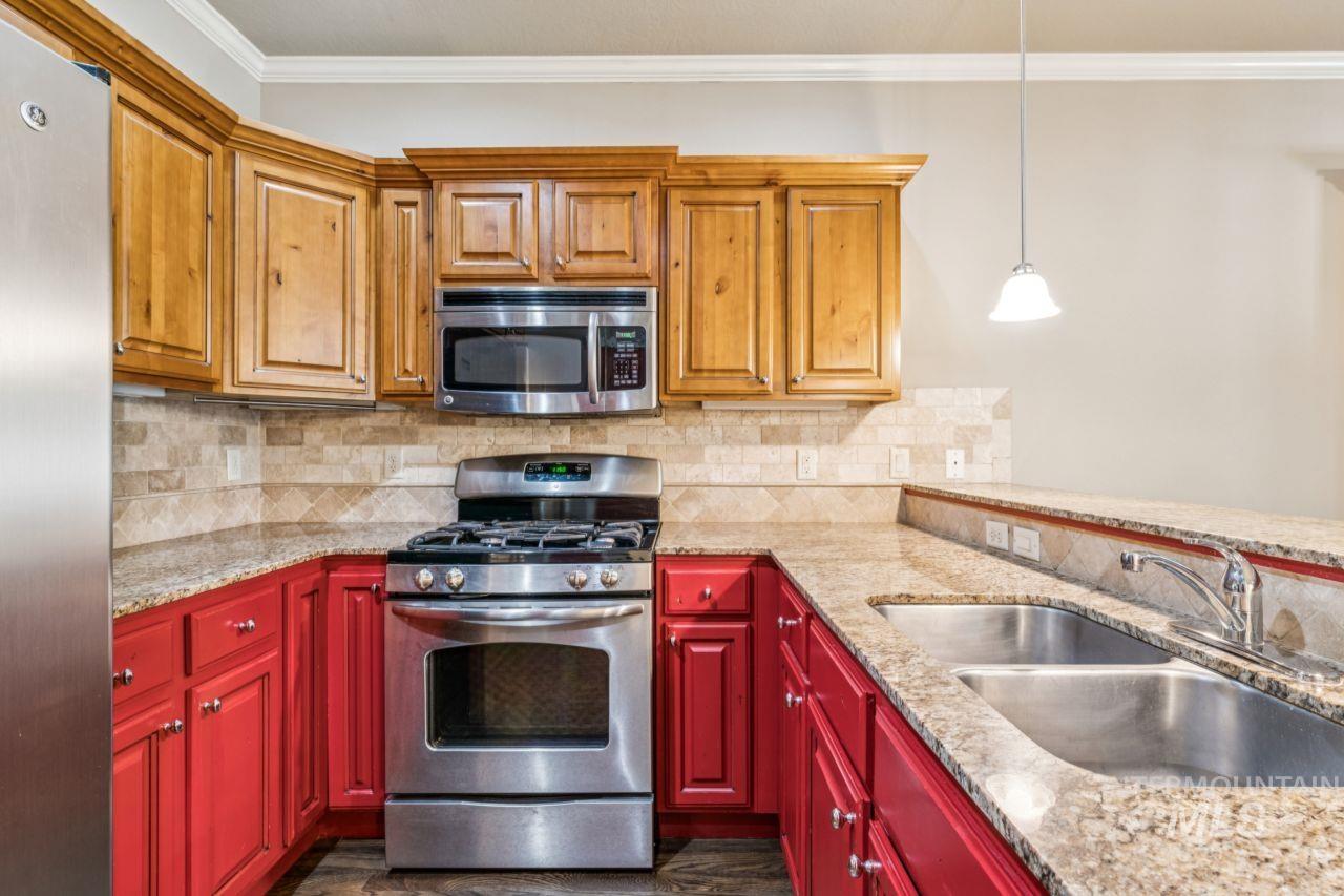 4378 N Five Mile Rd., Boise, Idaho 83713, 3 Bedrooms, 2.5 Bathrooms, Residential For Sale, Price $380,000,MLS 99002653