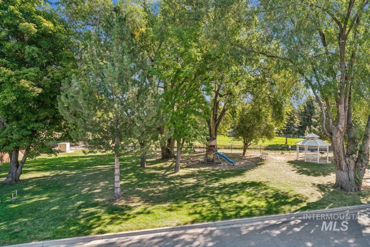 4378 N Five Mile Rd., Boise, Idaho 83713, 3 Bedrooms, 2.5 Bathrooms, Residential For Sale, Price $380,000,MLS 99002653