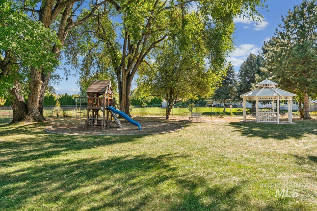 4378 N Five Mile Rd., Boise, Idaho 83713, 3 Bedrooms, 2.5 Bathrooms, Residential For Sale, Price $380,000,MLS 99002653