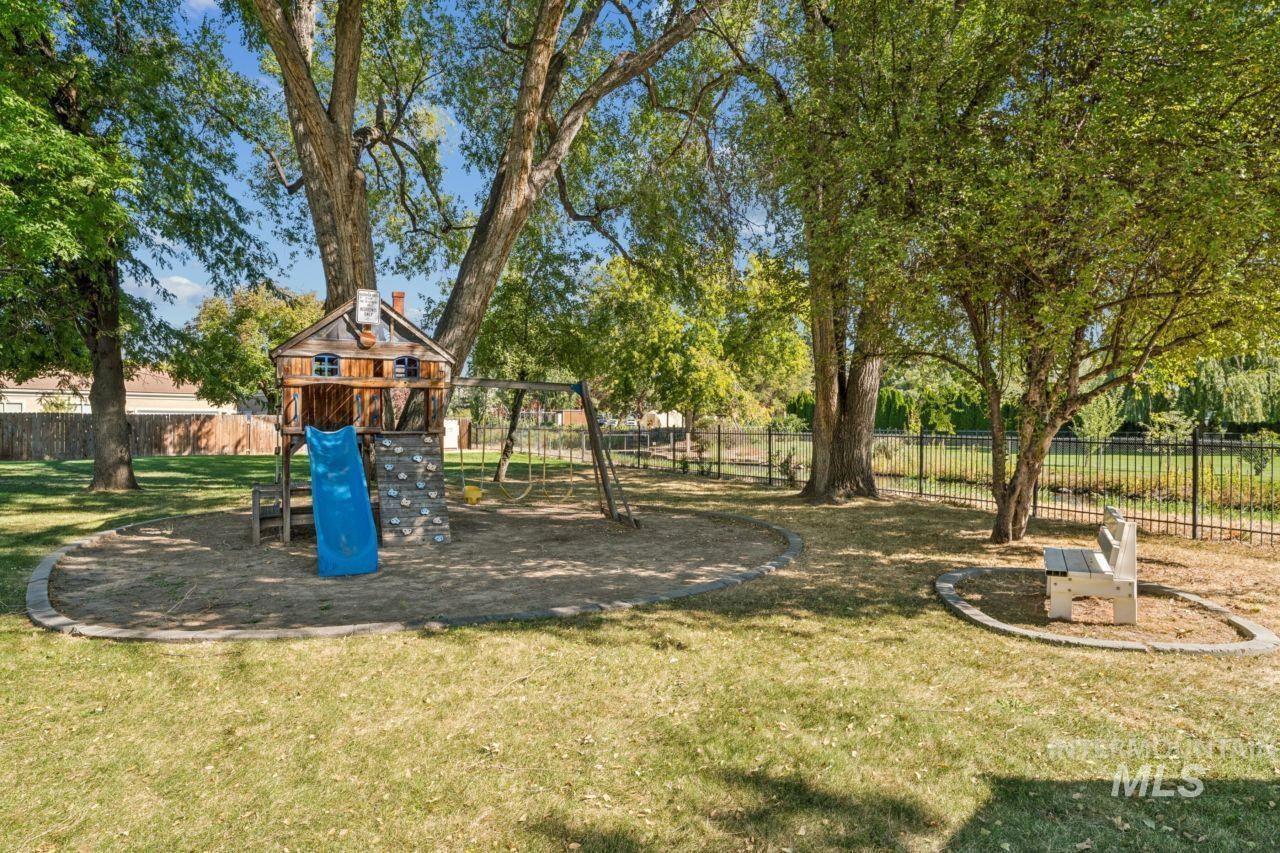 4378 N Five Mile Rd., Boise, Idaho 83713, 3 Bedrooms, 2.5 Bathrooms, Residential For Sale, Price $380,000,MLS 99002653