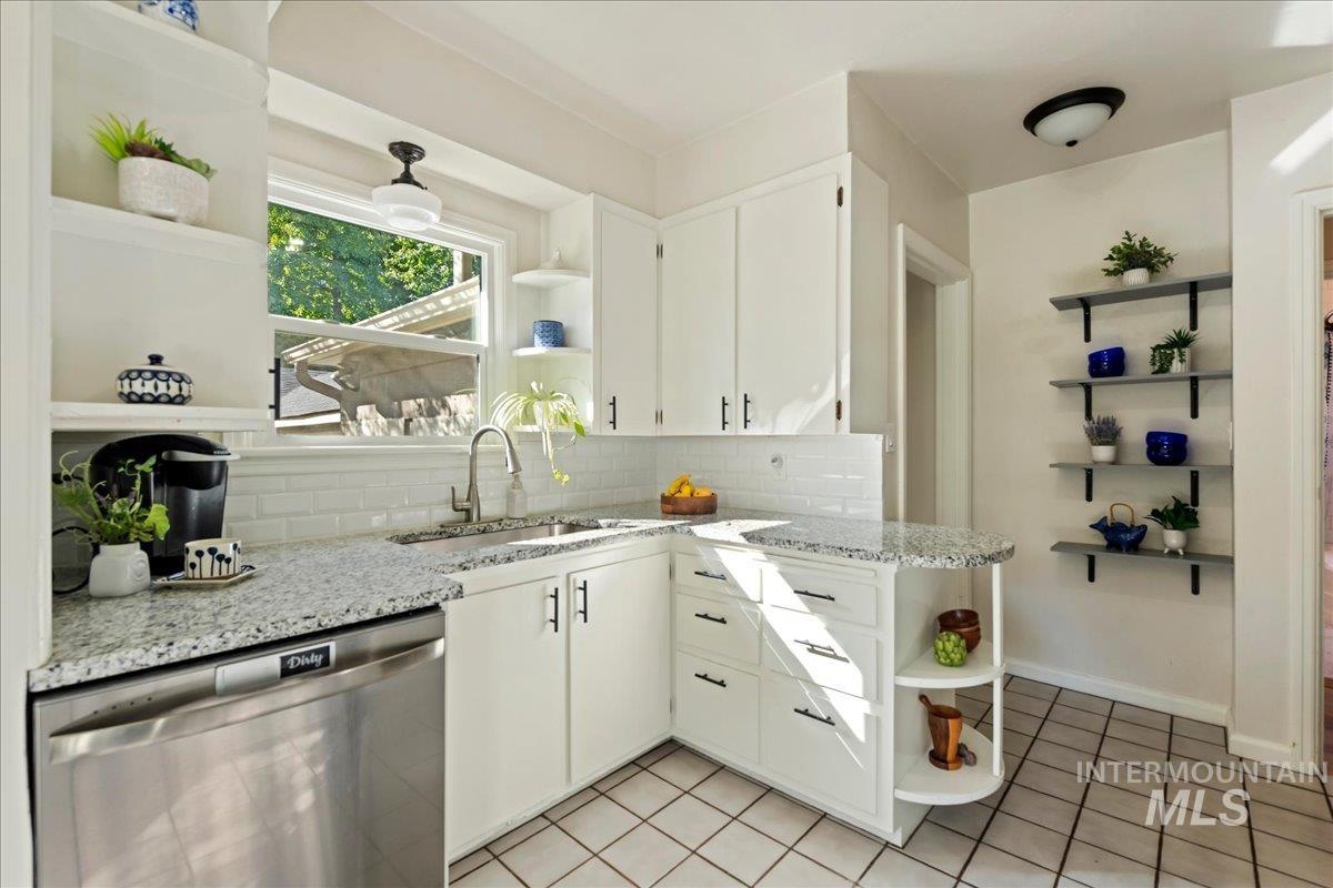 1303 N Ethridge Ln, Boise, Idaho 83704, 3 Bedrooms, 2 Bathrooms, Residential For Sale, Price $515,000, 99002655