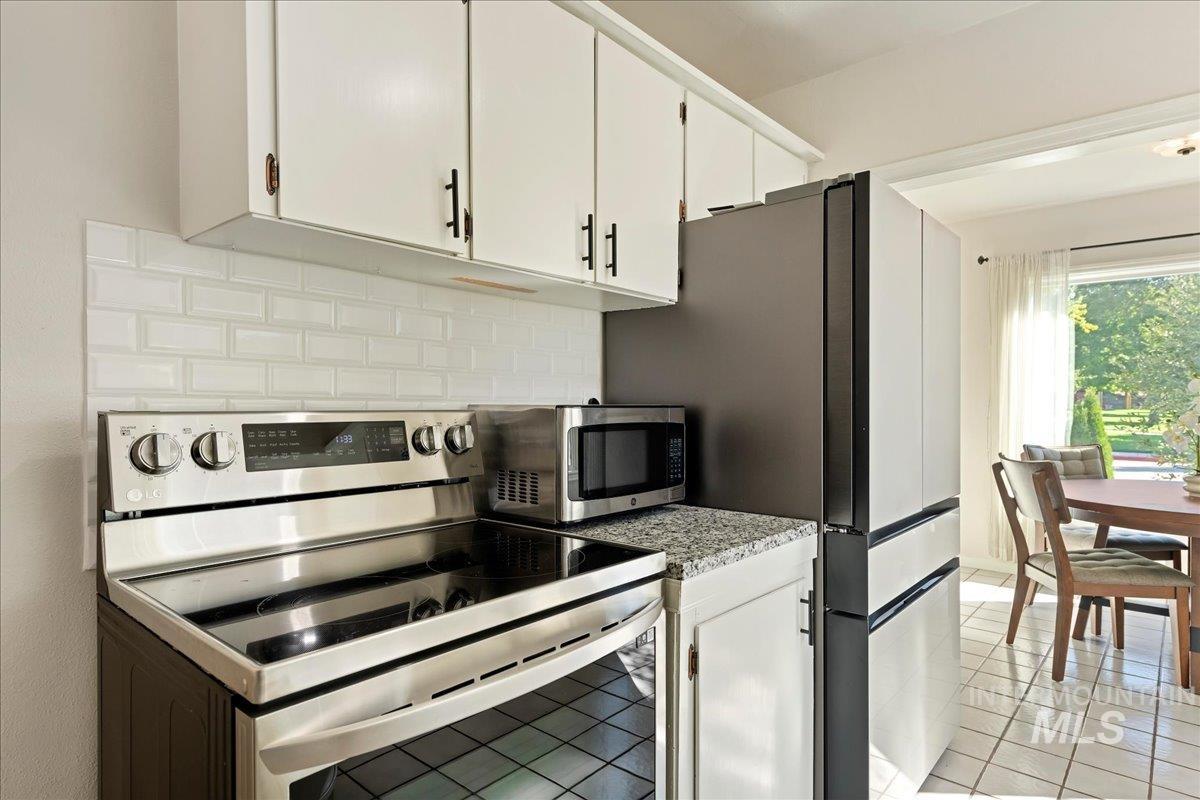1303 N Ethridge Ln, Boise, Idaho 83704, 3 Bedrooms, 2 Bathrooms, Residential For Sale, Price $515,000,MLS 99002655