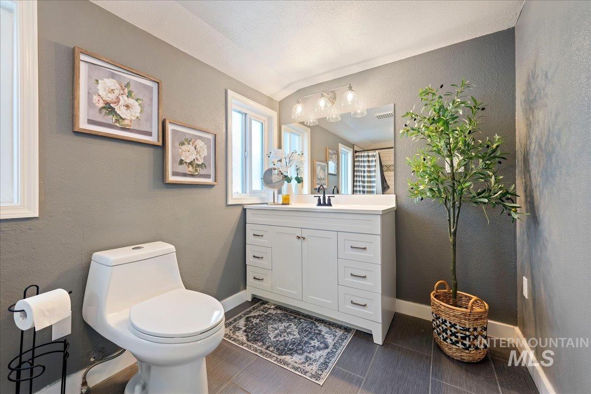 1303 N Ethridge Ln, Boise, Idaho 83704, 3 Bedrooms, 2 Bathrooms, Residential For Sale, Price $515,000,MLS 99002655