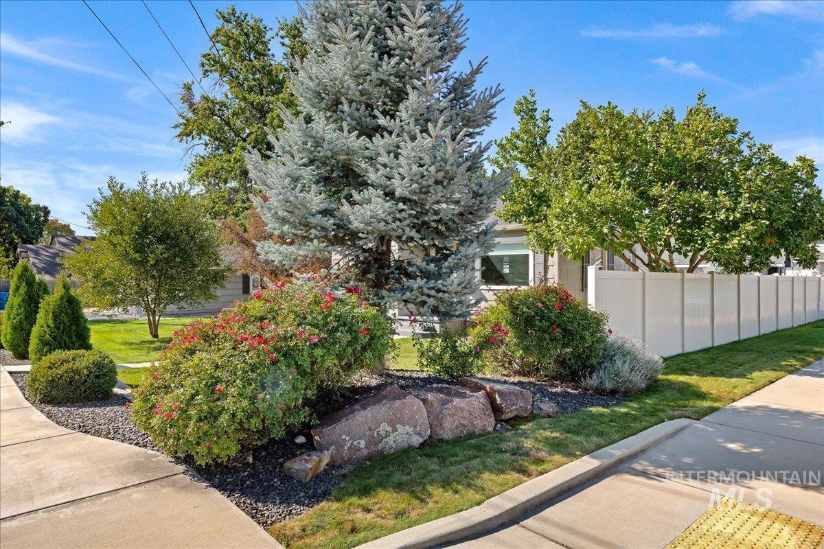 1303 N Ethridge Ln, Boise, Idaho 83704, 3 Bedrooms, 2 Bathrooms, Residential For Sale, Price $515,000,MLS 99002655