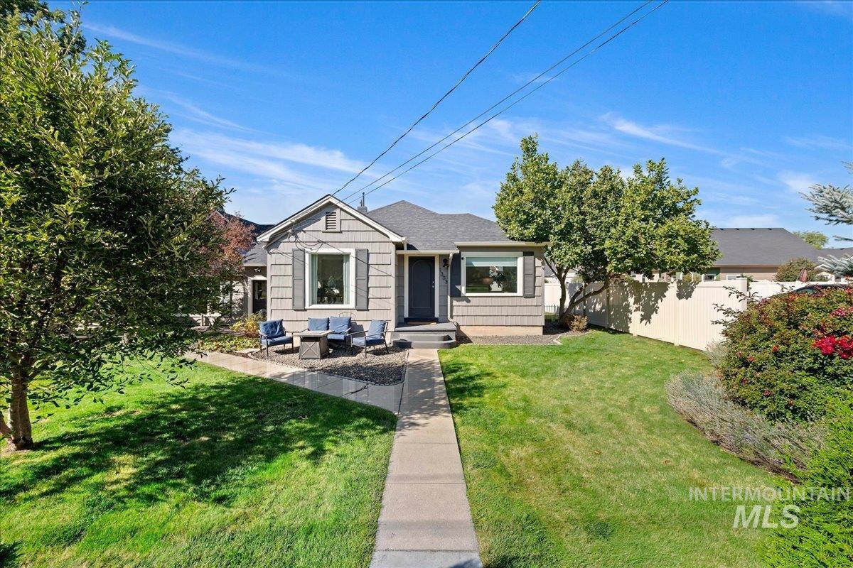 1303 N Ethridge Ln, Boise, Idaho 83704, 3 Bedrooms, 2 Bathrooms, Residential For Sale, Price $515,000,MLS 99002655