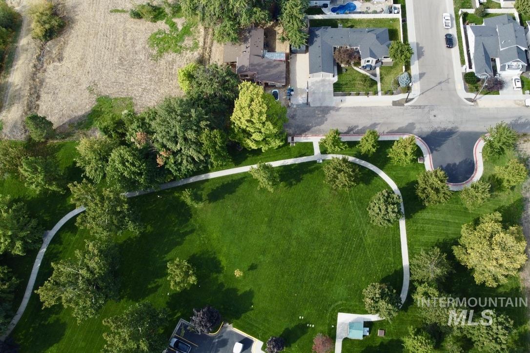 1303 N Ethridge Ln, Boise, Idaho 83704, 3 Bedrooms, 2 Bathrooms, Residential For Sale, Price $515,000,MLS 99002655