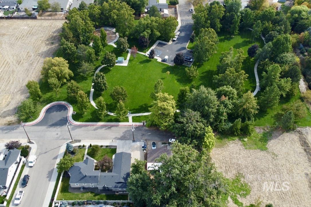 1303 N Ethridge Ln, Boise, Idaho 83704, 3 Bedrooms, 2 Bathrooms, Residential For Sale, Price $515,000,MLS 99002655