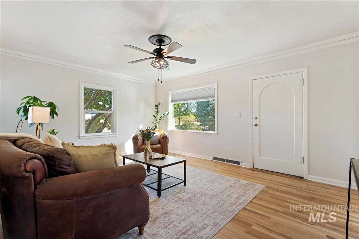 1303 N Ethridge Ln, Boise, Idaho 83704, 3 Bedrooms, 2 Bathrooms, Residential For Sale, Price $515,000,MLS 99002655
