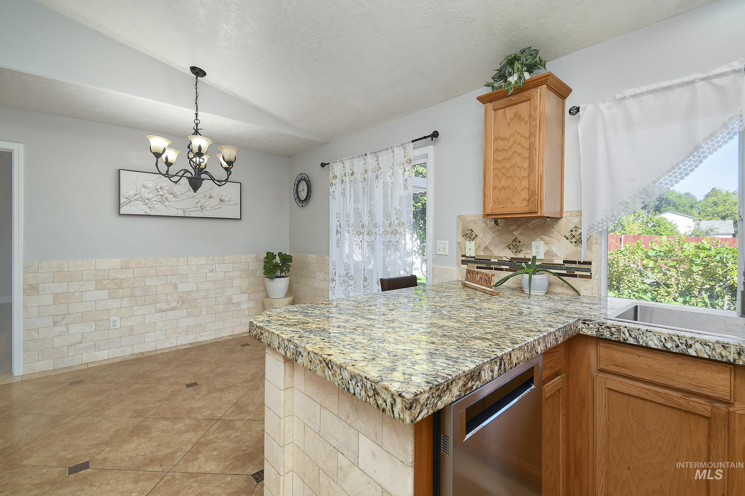 972 W Broadway Ave, Meridian, Idaho 83642, 4 Bedrooms, 2.5 Bathrooms, Residential For Sale, Price $549,900,MLS 99002656