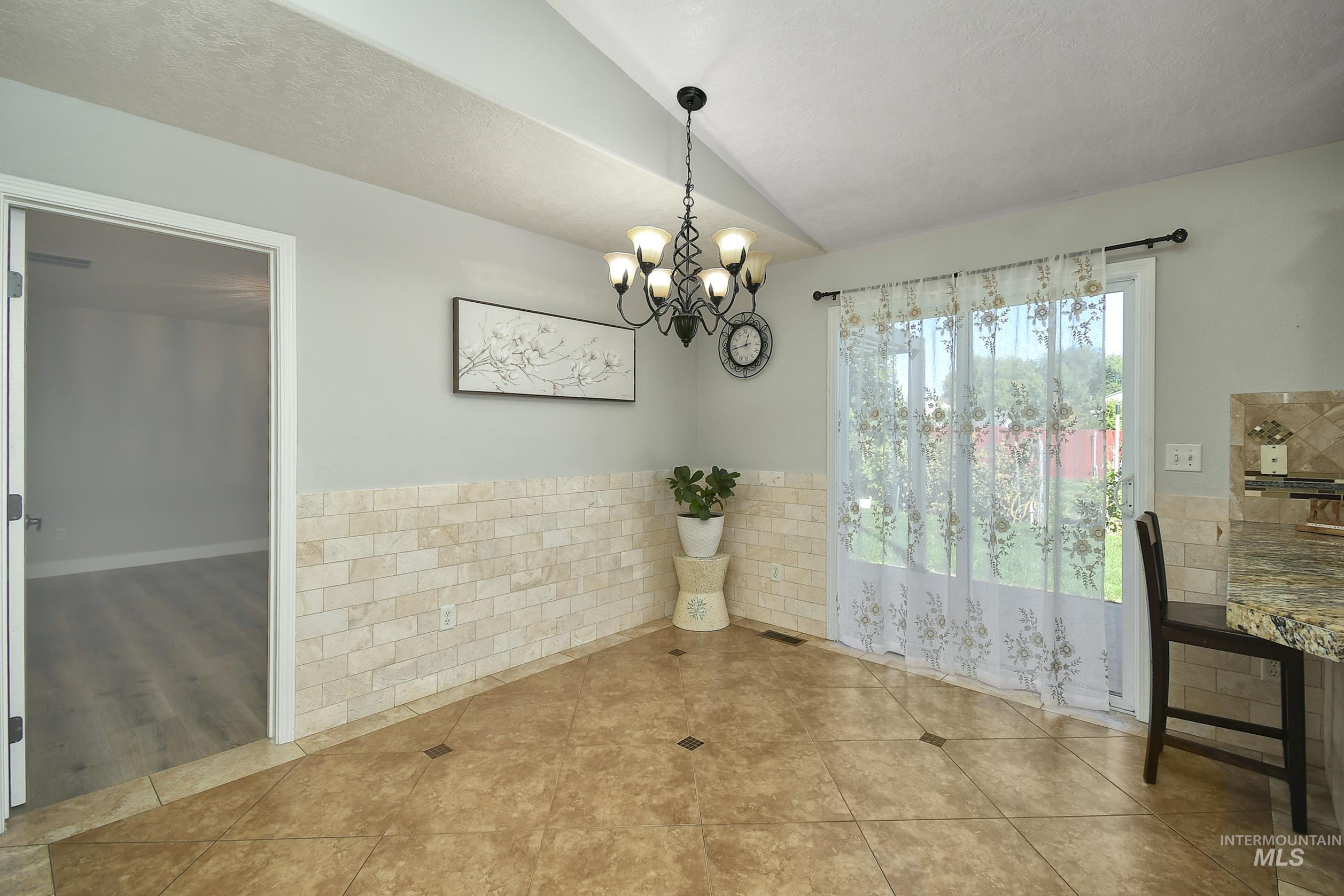 972 W Broadway Ave, Meridian, Idaho 83642, 4 Bedrooms, 2.5 Bathrooms, Residential For Sale, Price $549,900,MLS 99002656