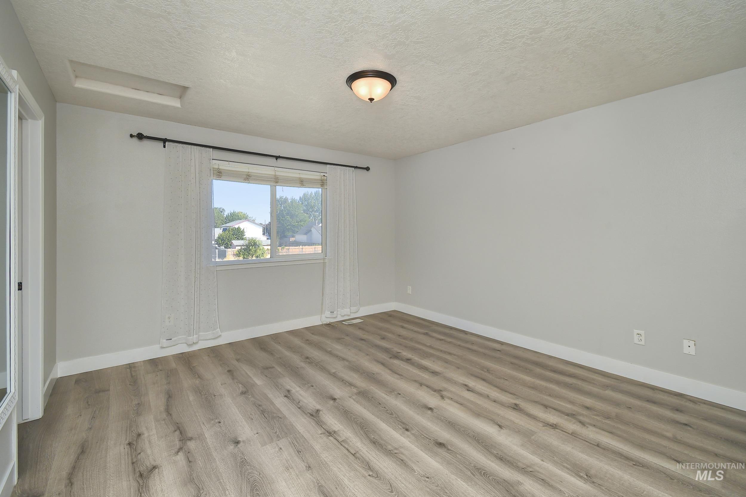 972 W Broadway Ave, Meridian, Idaho 83642, 4 Bedrooms, 2.5 Bathrooms, Residential For Sale, Price $549,900,MLS 99002656