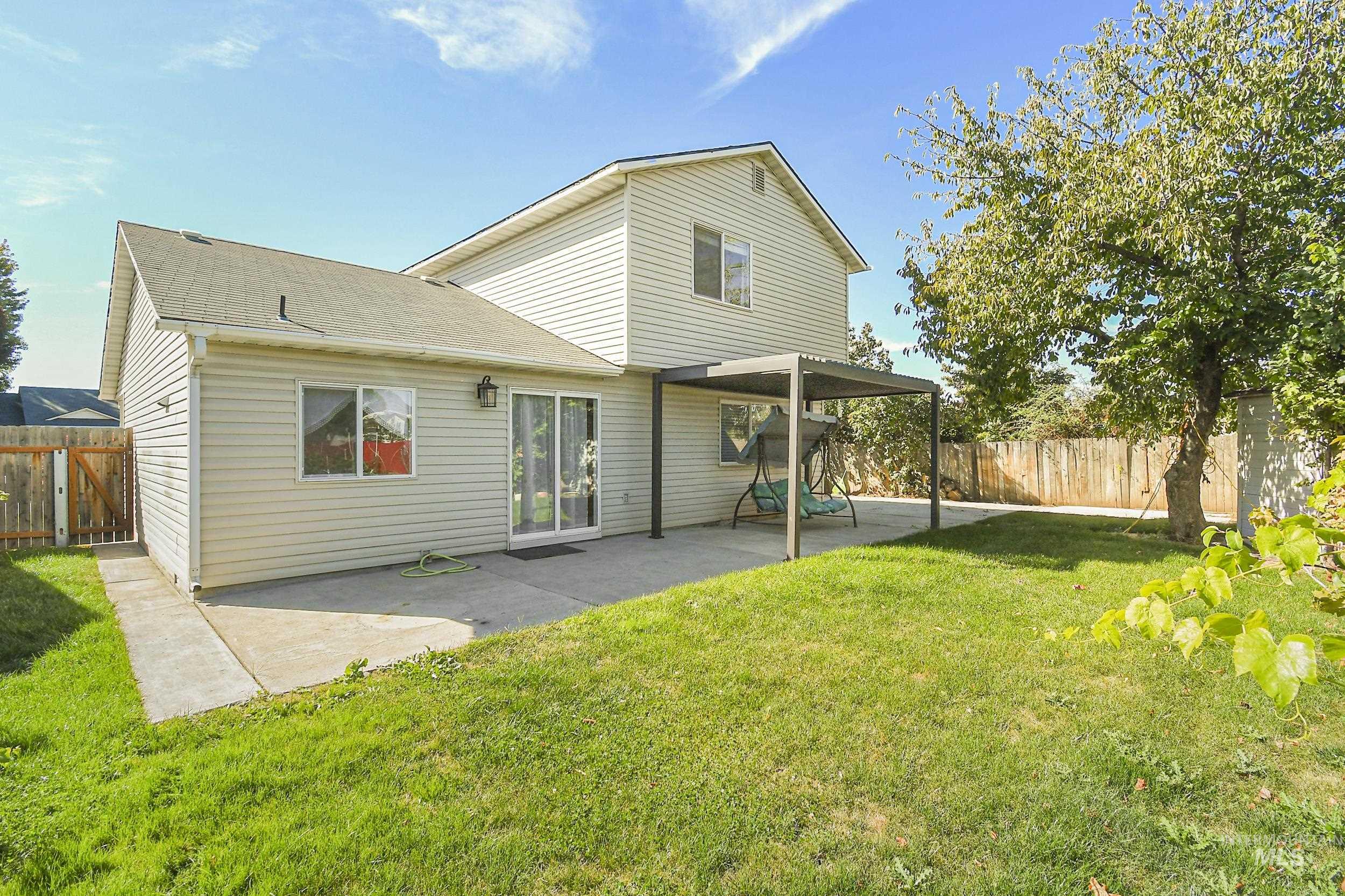 972 W Broadway Ave, Meridian, Idaho 83642, 4 Bedrooms, 2.5 Bathrooms, Residential For Sale, Price $549,900,MLS 99002656
