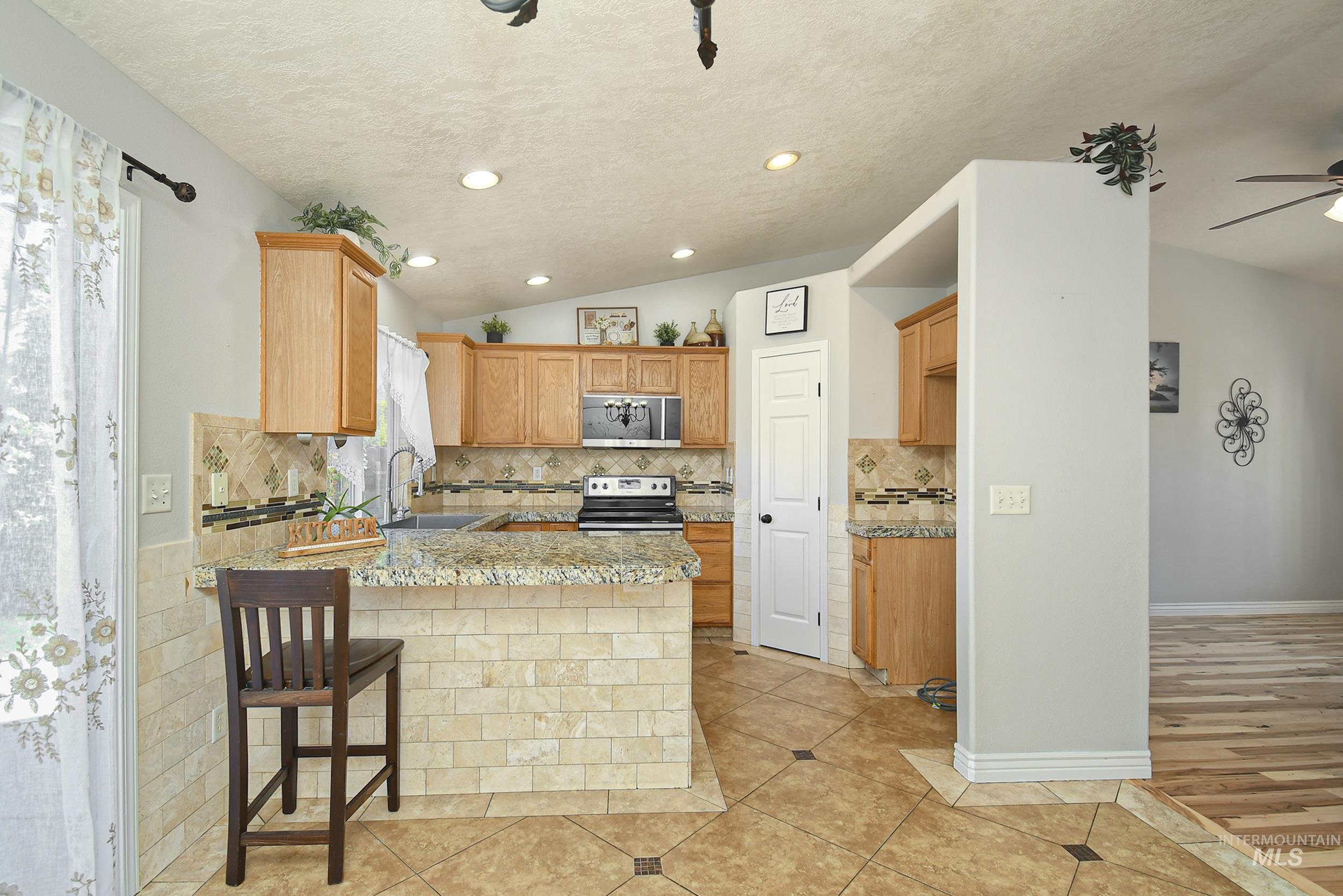 972 W Broadway Ave, Meridian, Idaho 83642, 4 Bedrooms, 2.5 Bathrooms, Residential For Sale, Price $549,900,MLS 99002656