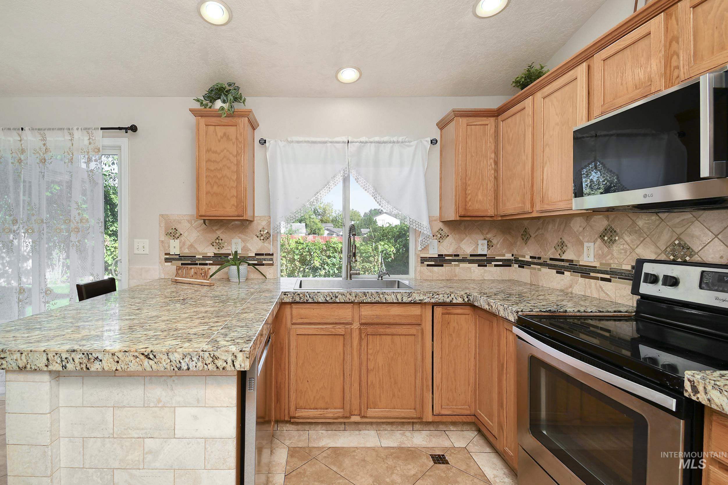 972 W Broadway Ave, Meridian, Idaho 83642, 4 Bedrooms, 2.5 Bathrooms, Residential For Sale, Price $549,900,MLS 99002656