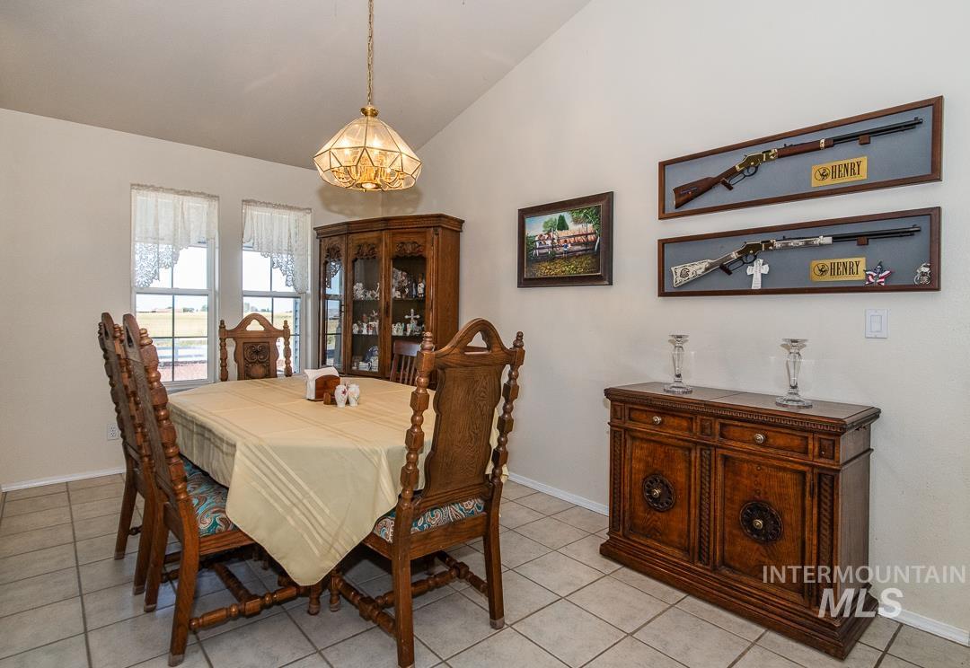 2370 Mesa Ave., Emmett, Idaho 83617, 5 Bedrooms, 3.5 Bathrooms, Residential For Sale, Price $995,000,MLS 99002657