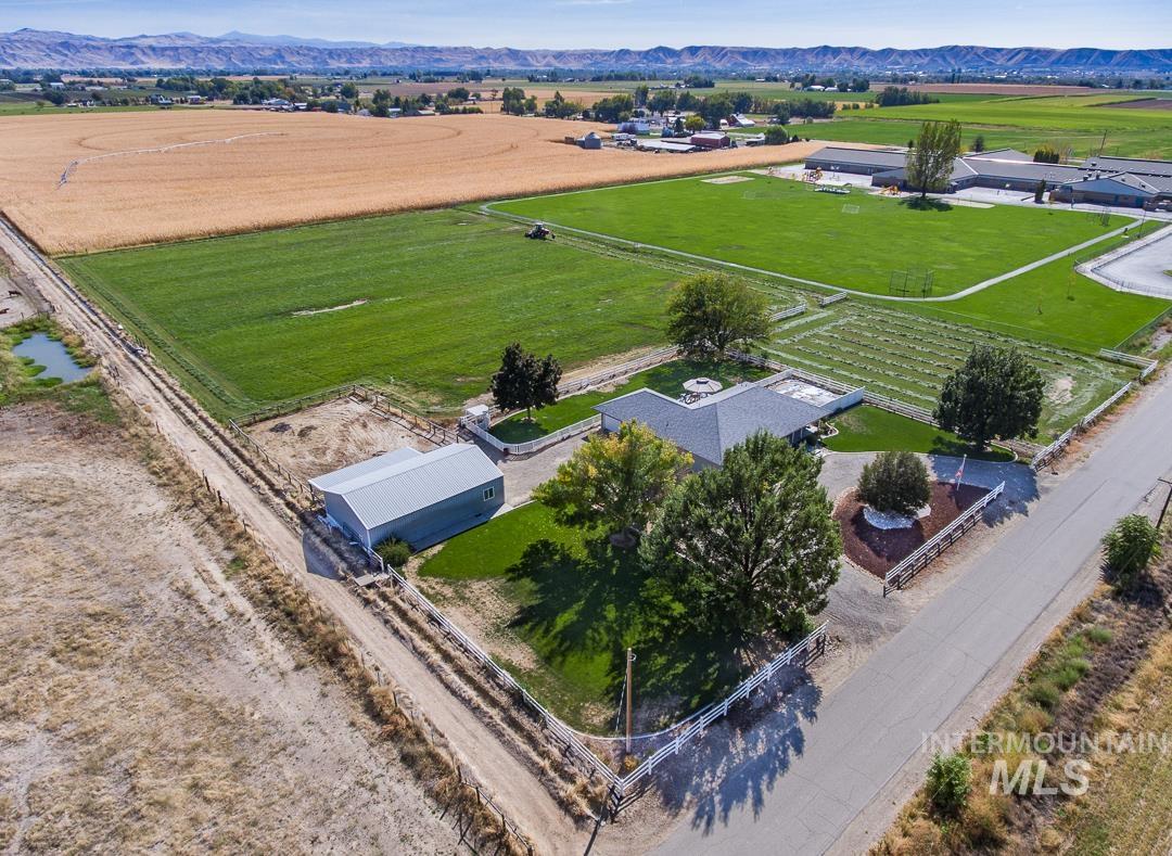 2370 Mesa Ave., Emmett, Idaho 83617, 5 Bedrooms, 3.5 Bathrooms, Residential For Sale, Price $995,000,MLS 99002657