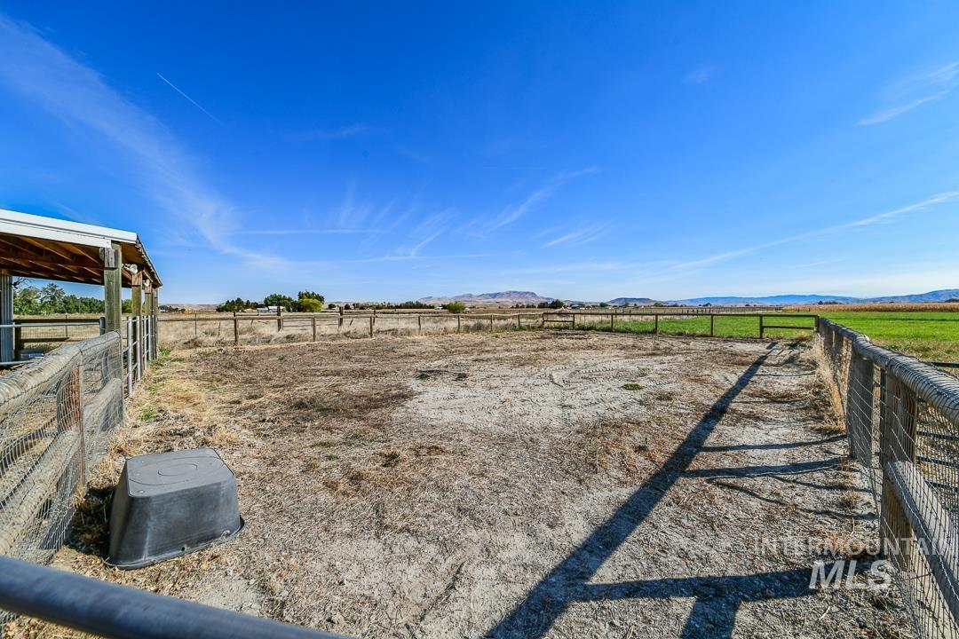 2370 Mesa Ave., Emmett, Idaho 83617, 5 Bedrooms, 3.5 Bathrooms, Residential For Sale, Price $995,000,MLS 99002657