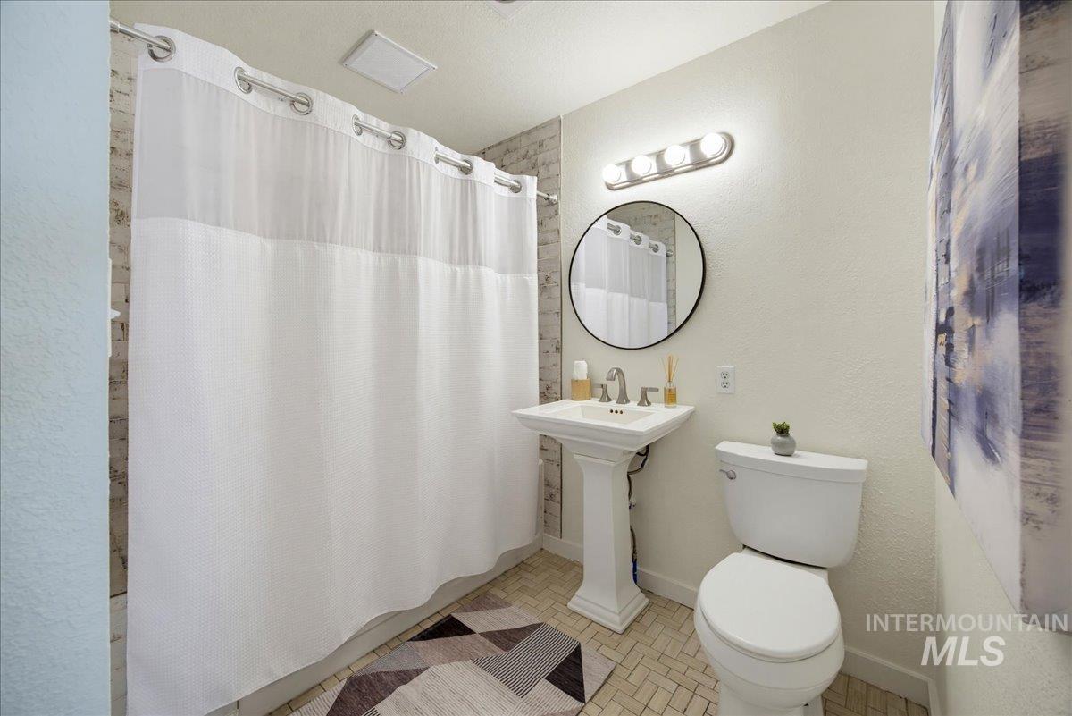 3718 N Collister Dr., Boise, Idaho 83703, 3 Bedrooms, 2 Bathrooms, Residential For Sale, Price $850,000,MLS 99002662