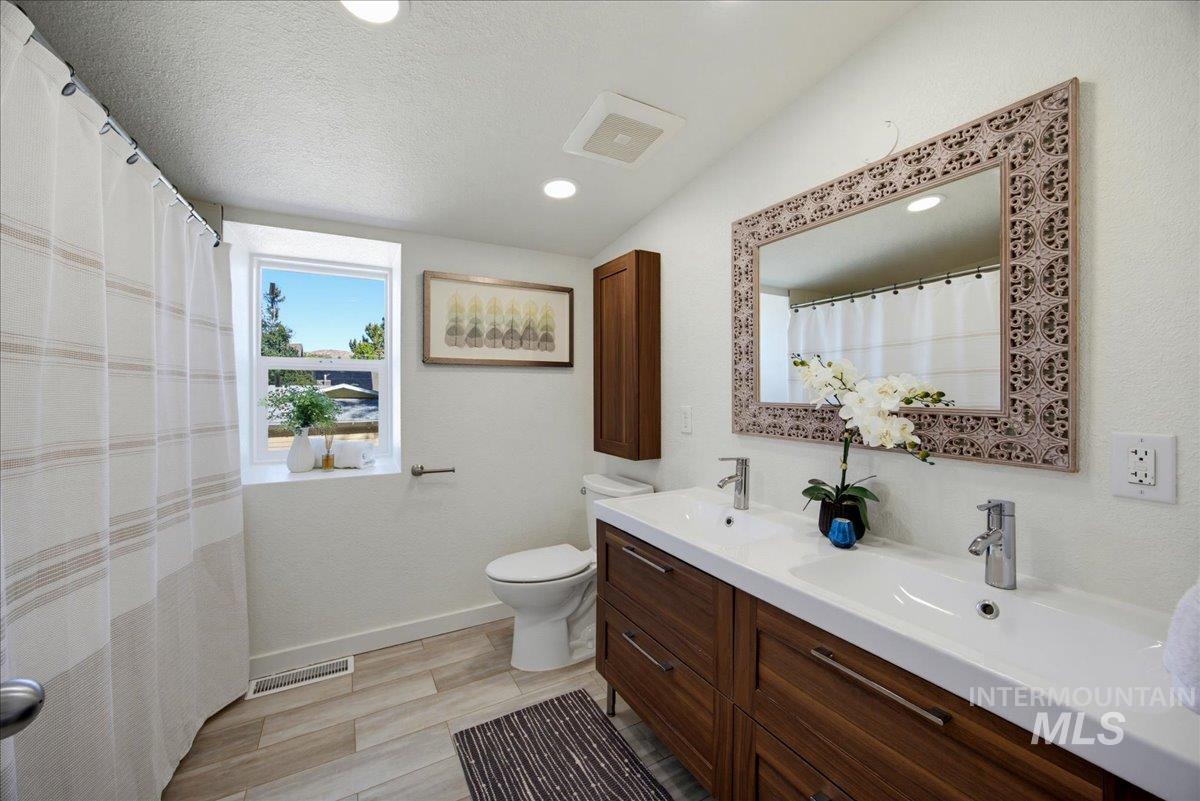 3718 N Collister Dr., Boise, Idaho 83703, 3 Bedrooms, 2 Bathrooms, Residential For Sale, Price $850,000,MLS 99002662