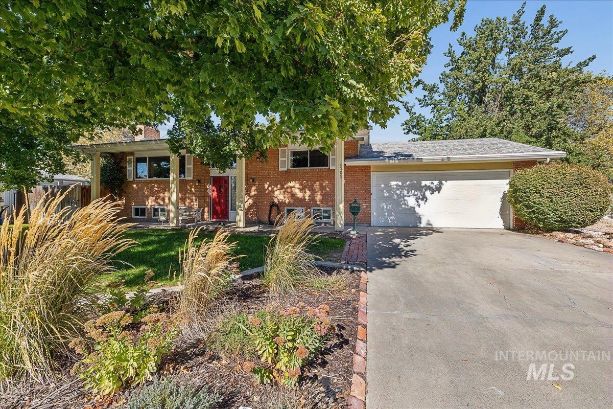 7226 W Cedarwood Dr., Boise, Idaho 83709, 4 Bedrooms, 2 Bathrooms, Residential For Sale, Price $469,000,MLS 99002663