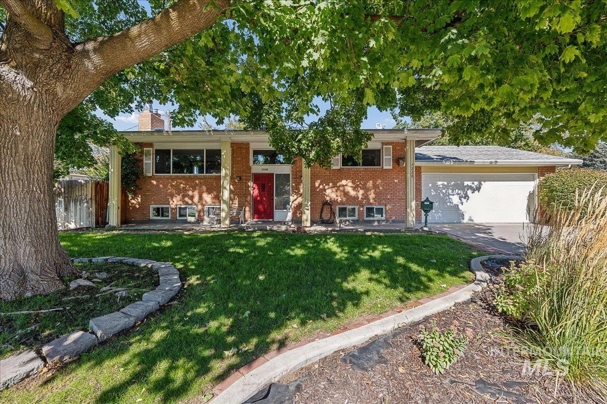7226 W Cedarwood Dr., Boise, Idaho 83709, 4 Bedrooms, 2 Bathrooms, Residential For Sale, Price $469,000,MLS 99002663