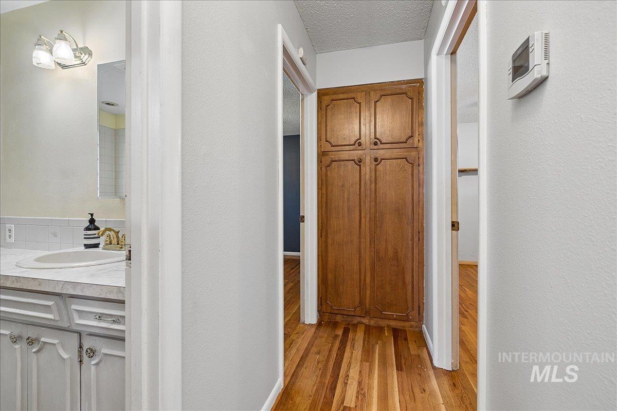 7226 W Cedarwood Dr., Boise, Idaho 83709, 4 Bedrooms, 2 Bathrooms, Residential For Sale, Price $469,000,MLS 99002663