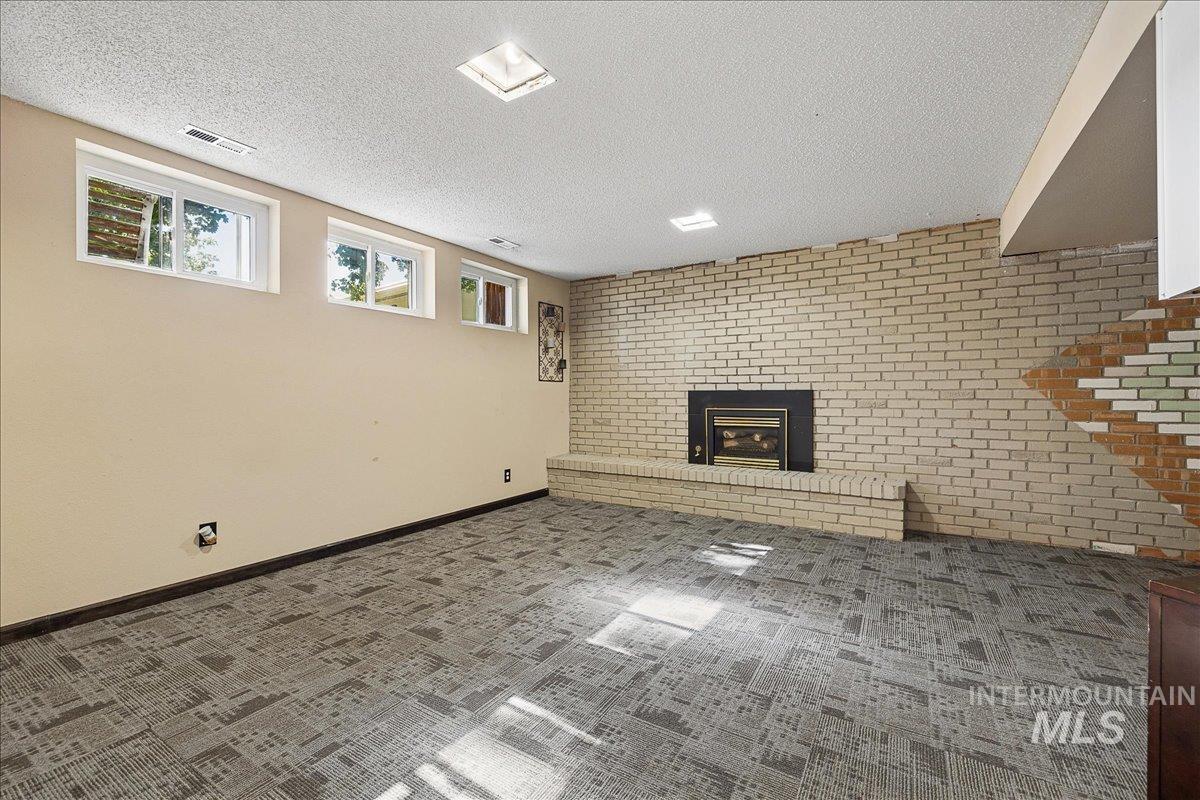 7226 W Cedarwood Dr., Boise, Idaho 83709, 4 Bedrooms, 2 Bathrooms, Residential For Sale, Price $469,000,MLS 99002663