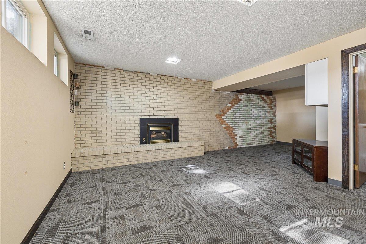 7226 W Cedarwood Dr., Boise, Idaho 83709, 4 Bedrooms, 2 Bathrooms, Residential For Sale, Price $469,000,MLS 99002663