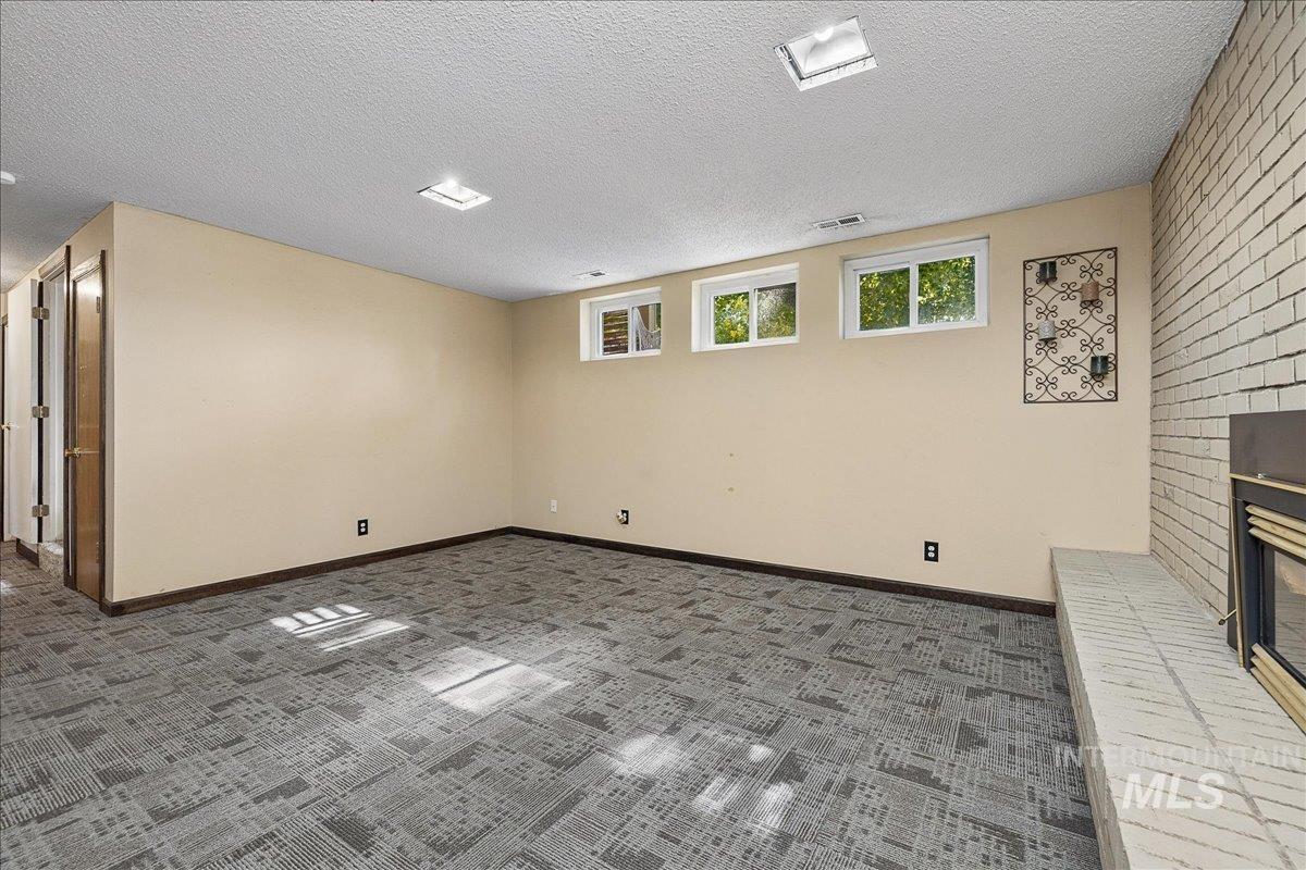 7226 W Cedarwood Dr., Boise, Idaho 83709, 4 Bedrooms, 2 Bathrooms, Residential For Sale, Price $469,000,MLS 99002663