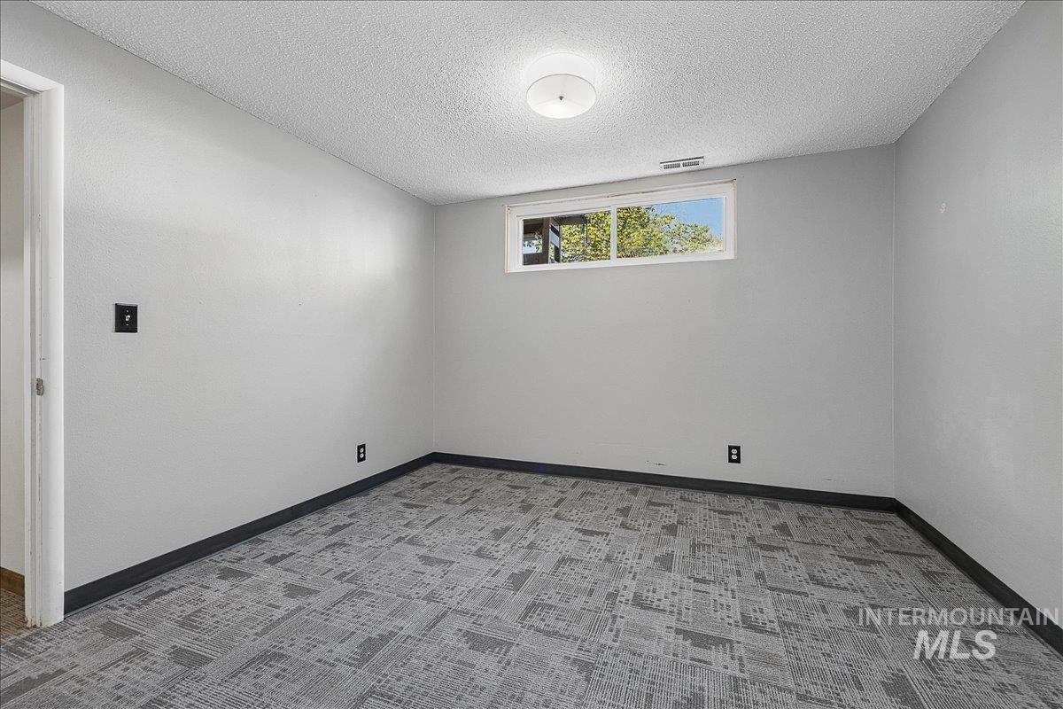7226 W Cedarwood Dr., Boise, Idaho 83709, 4 Bedrooms, 2 Bathrooms, Residential For Sale, Price $469,000,MLS 99002663