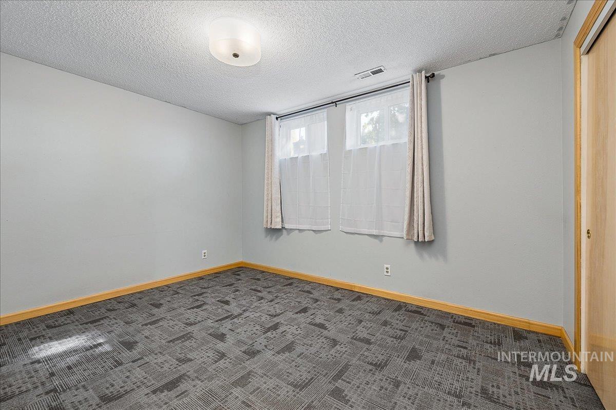 7226 W Cedarwood Dr., Boise, Idaho 83709, 4 Bedrooms, 2 Bathrooms, Residential For Sale, Price $469,000,MLS 99002663