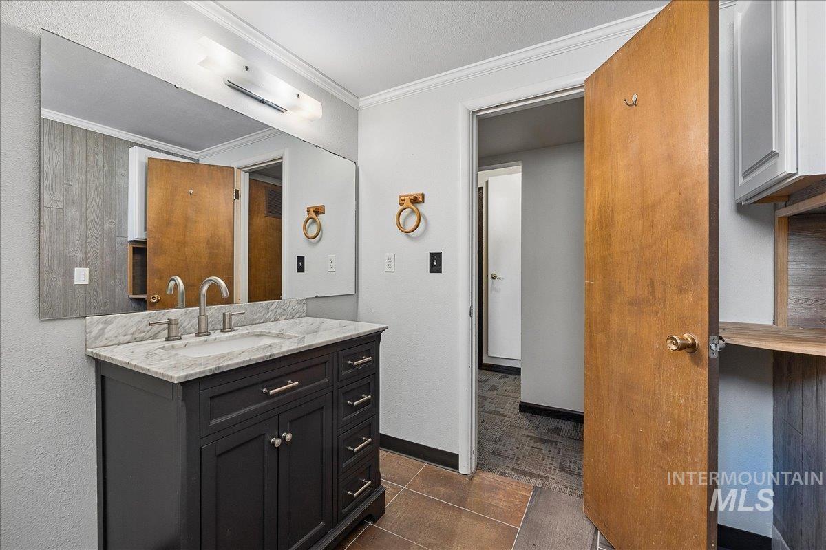 7226 W Cedarwood Dr., Boise, Idaho 83709, 4 Bedrooms, 2 Bathrooms, Residential For Sale, Price $469,000,MLS 99002663