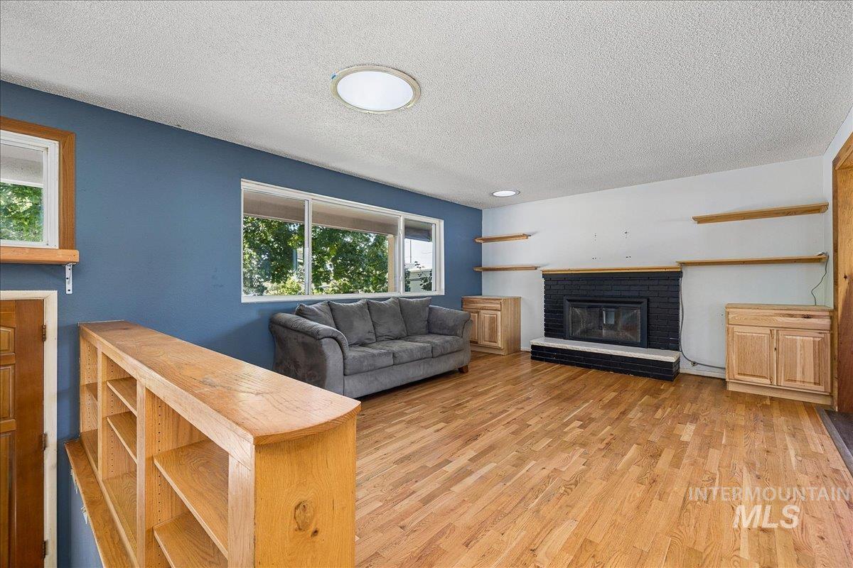 7226 W Cedarwood Dr., Boise, Idaho 83709, 4 Bedrooms, 2 Bathrooms, Residential For Sale, Price $469,000,MLS 99002663