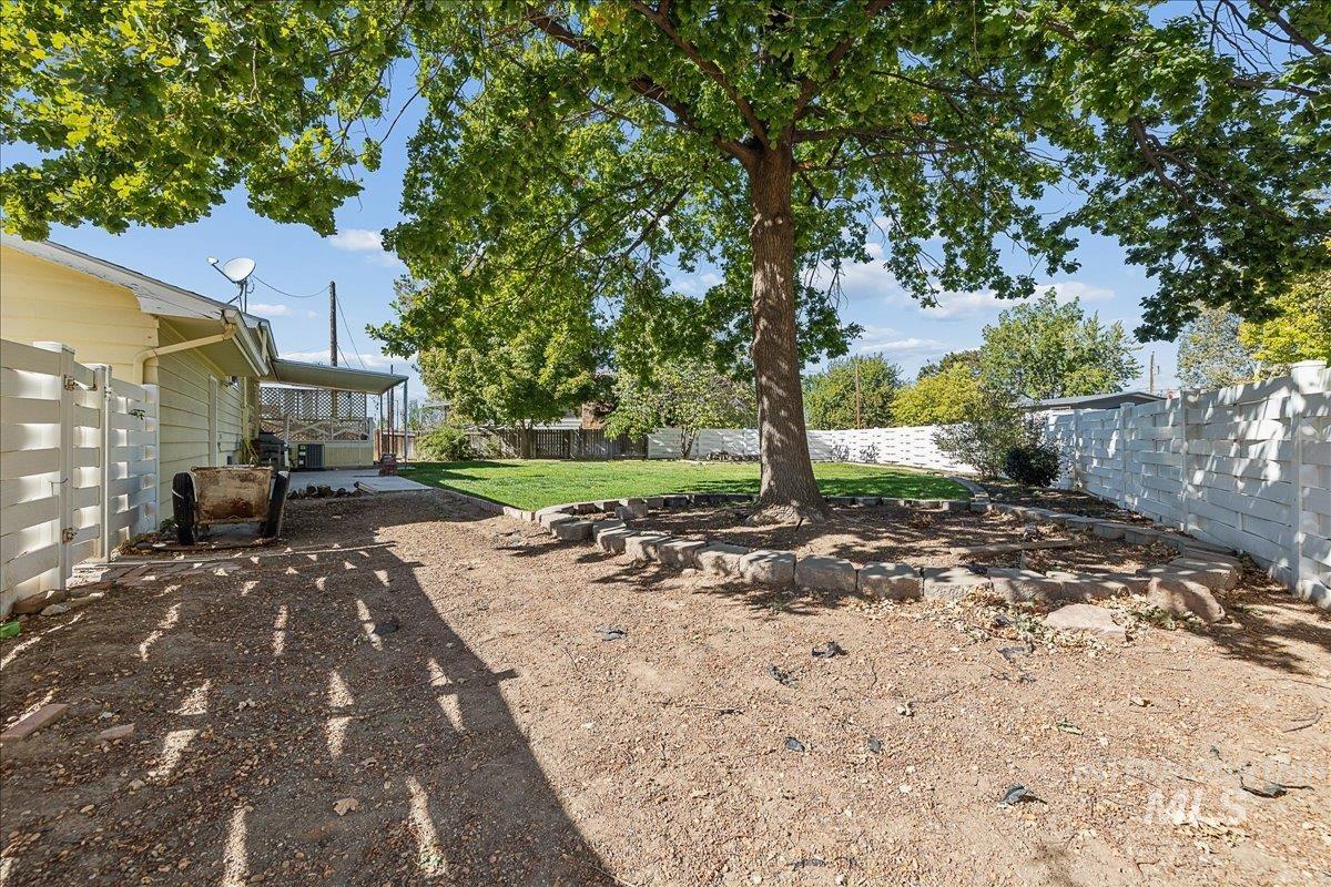 7226 W Cedarwood Dr., Boise, Idaho 83709, 4 Bedrooms, 2 Bathrooms, Residential For Sale, Price $469,000,MLS 99002663