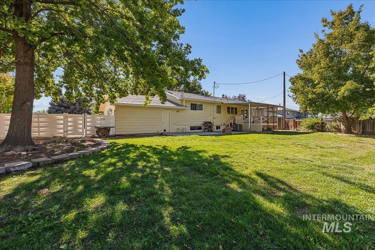 7226 W Cedarwood Dr., Boise, Idaho 83709, 4 Bedrooms, 2 Bathrooms, Residential For Sale, Price $469,000,MLS 99002663