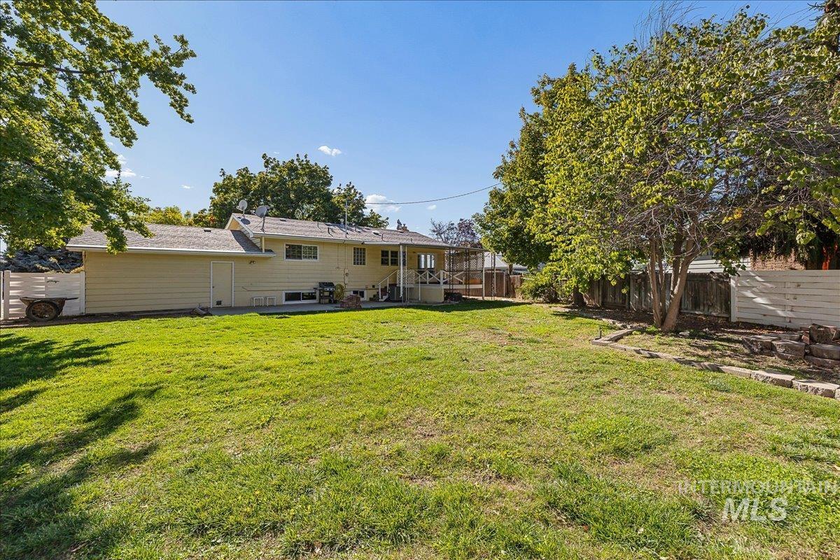 7226 W Cedarwood Dr., Boise, Idaho 83709, 4 Bedrooms, 2 Bathrooms, Residential For Sale, Price $469,000,MLS 99002663