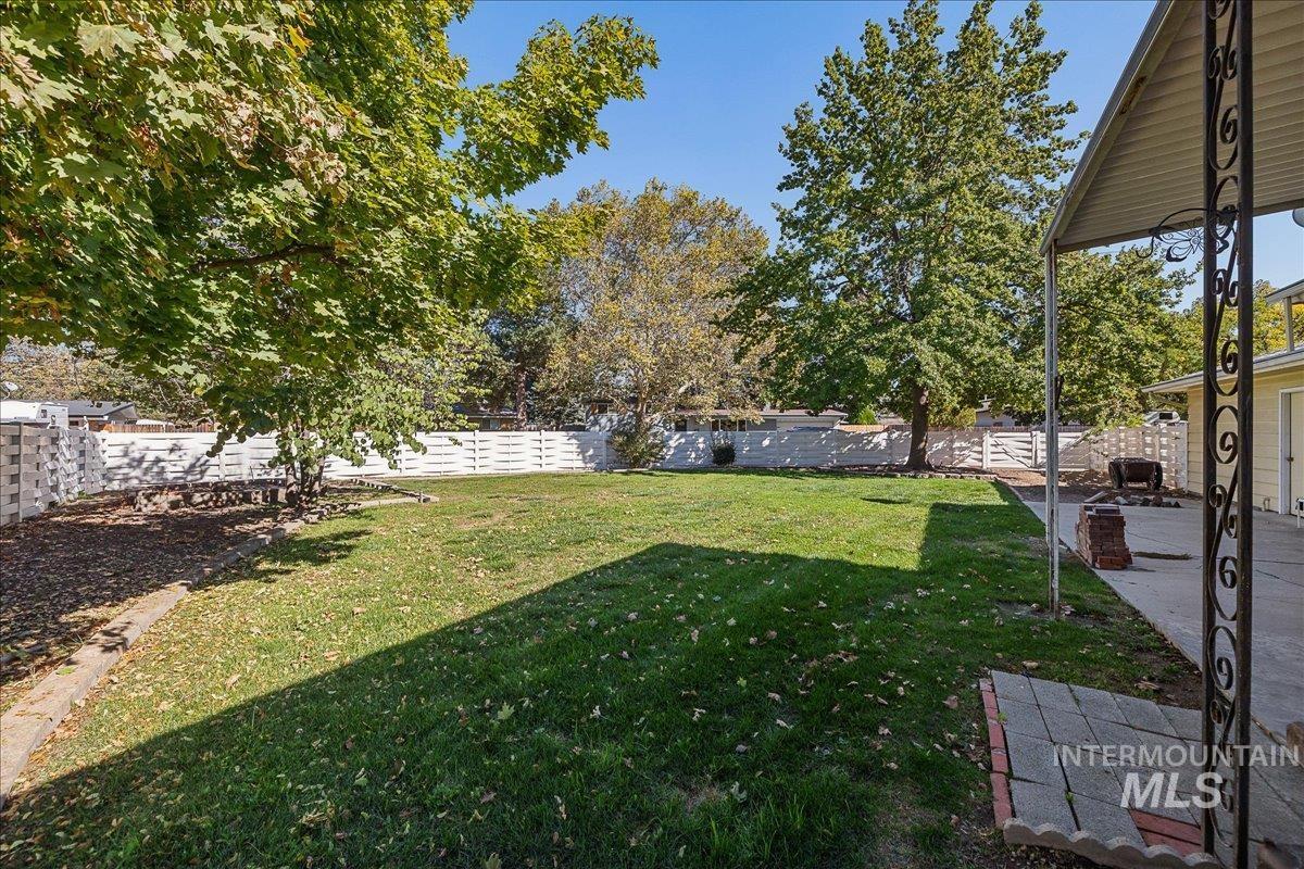 7226 W Cedarwood Dr., Boise, Idaho 83709, 4 Bedrooms, 2 Bathrooms, Residential For Sale, Price $469,000,MLS 99002663