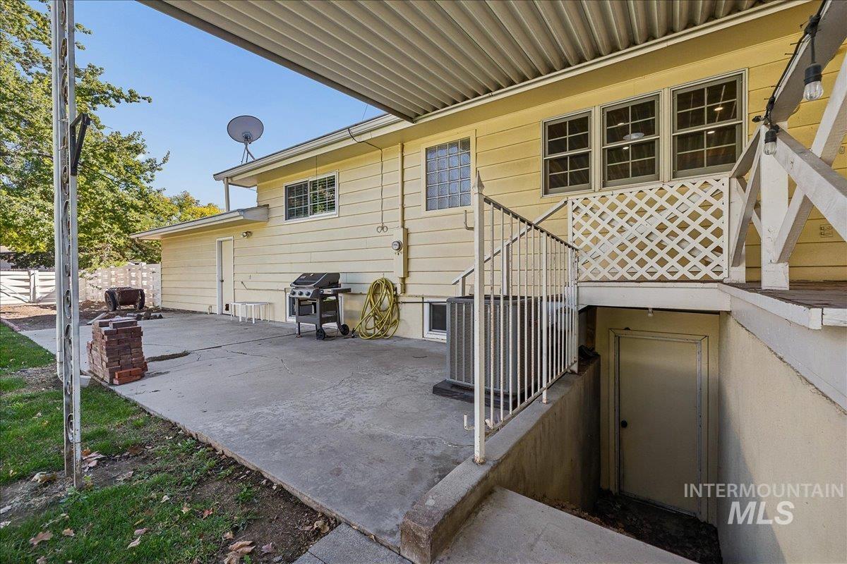7226 W Cedarwood Dr., Boise, Idaho 83709, 4 Bedrooms, 2 Bathrooms, Residential For Sale, Price $469,000,MLS 99002663