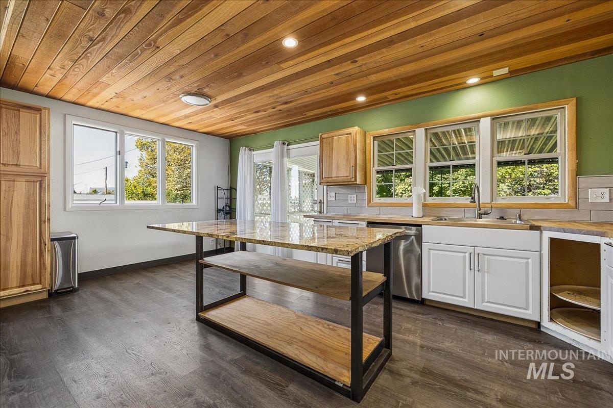 7226 W Cedarwood Dr., Boise, Idaho 83709, 4 Bedrooms, 2 Bathrooms, Residential For Sale, Price $469,000,MLS 99002663