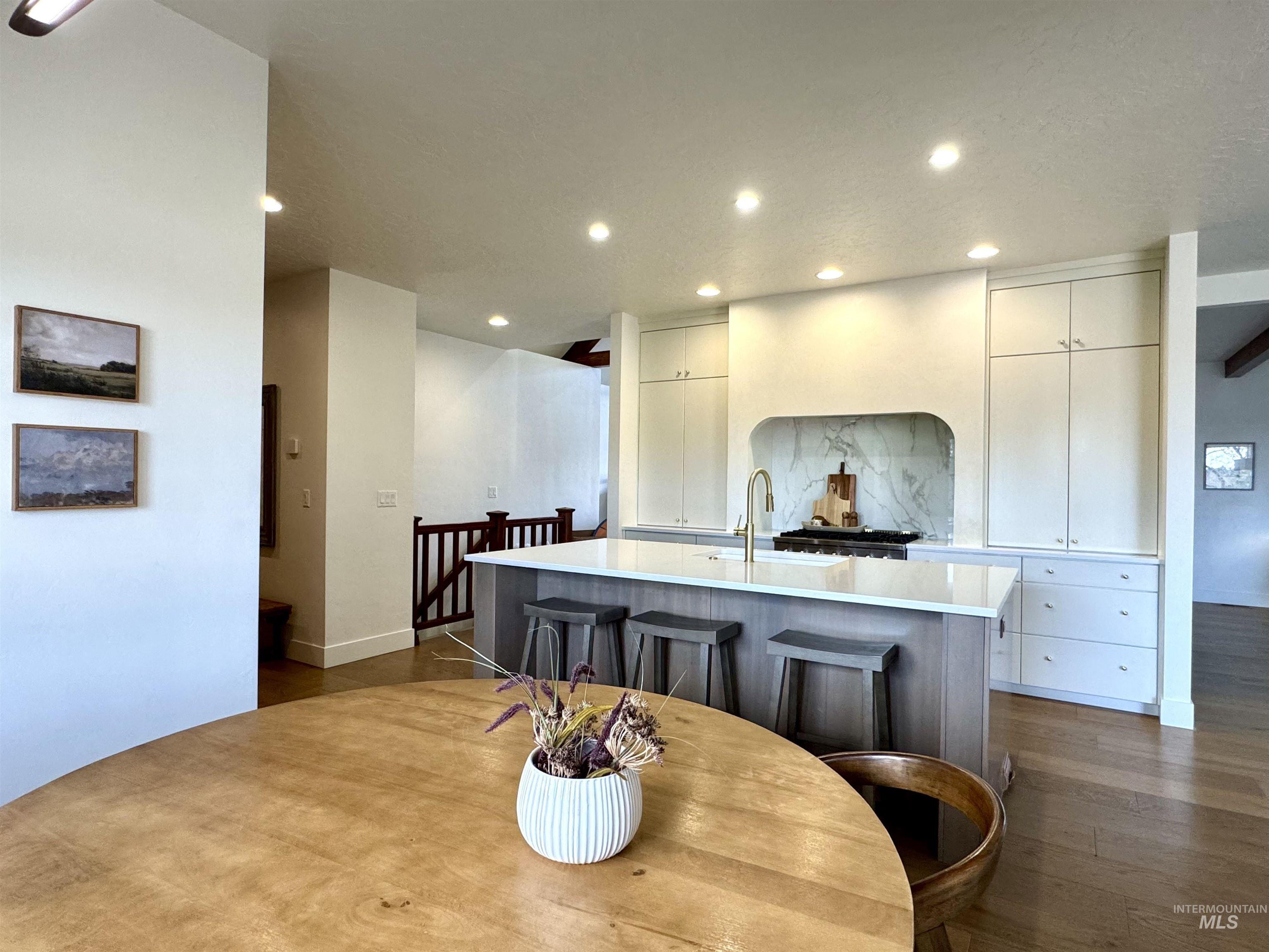 655 E Kingsford, Meridian, Idaho 83642, 4 Bedrooms, 2.5 Bathrooms, Residential For Sale, Price $899,000,MLS 99002668