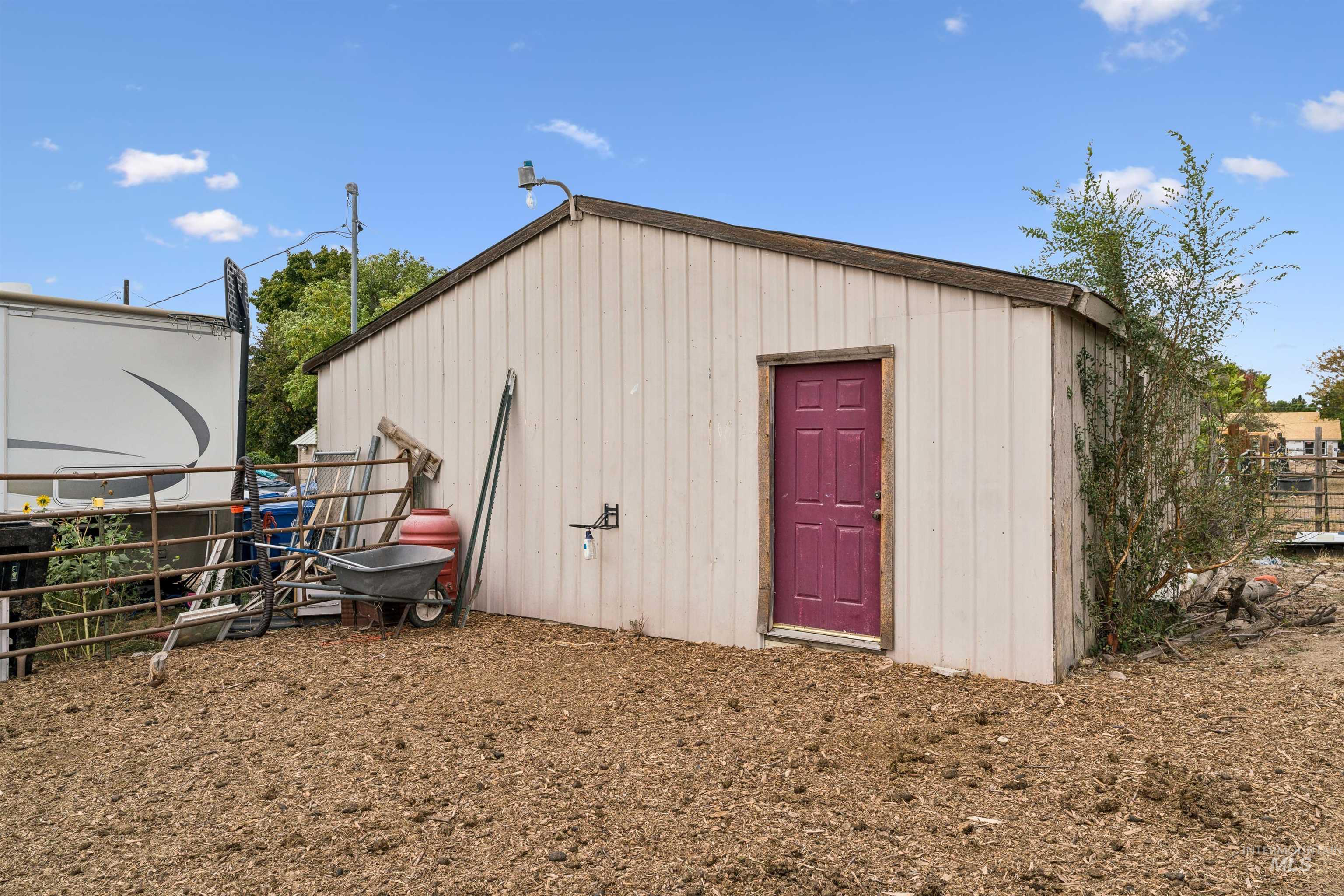 4240 S Five Mile Rd, Boise, Idaho 83709, 3 Bedrooms, 2 Bathrooms, Residential For Sale, Price $725,000,MLS 99002672
