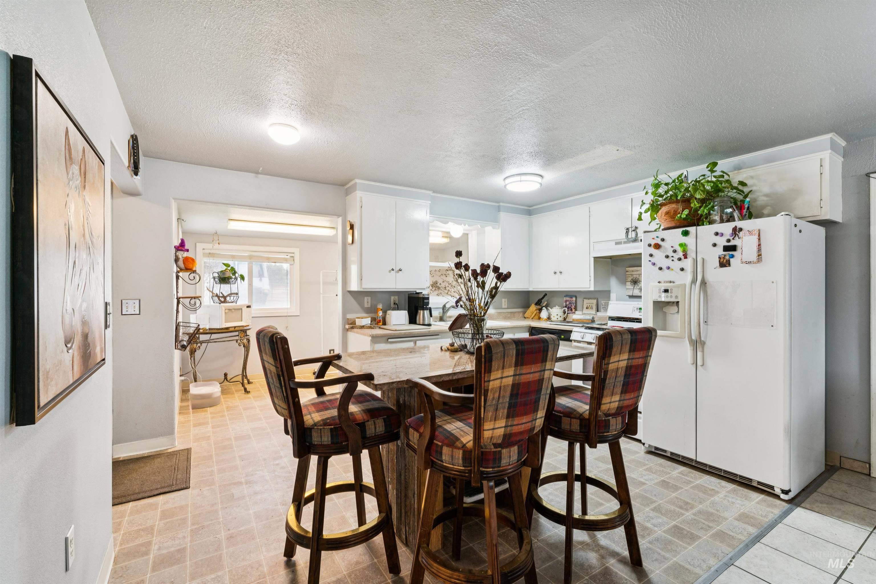 4240 S Five Mile Rd, Boise, Idaho 83709, 3 Bedrooms, 2 Bathrooms, Residential For Sale, Price $725,000,MLS 99002672