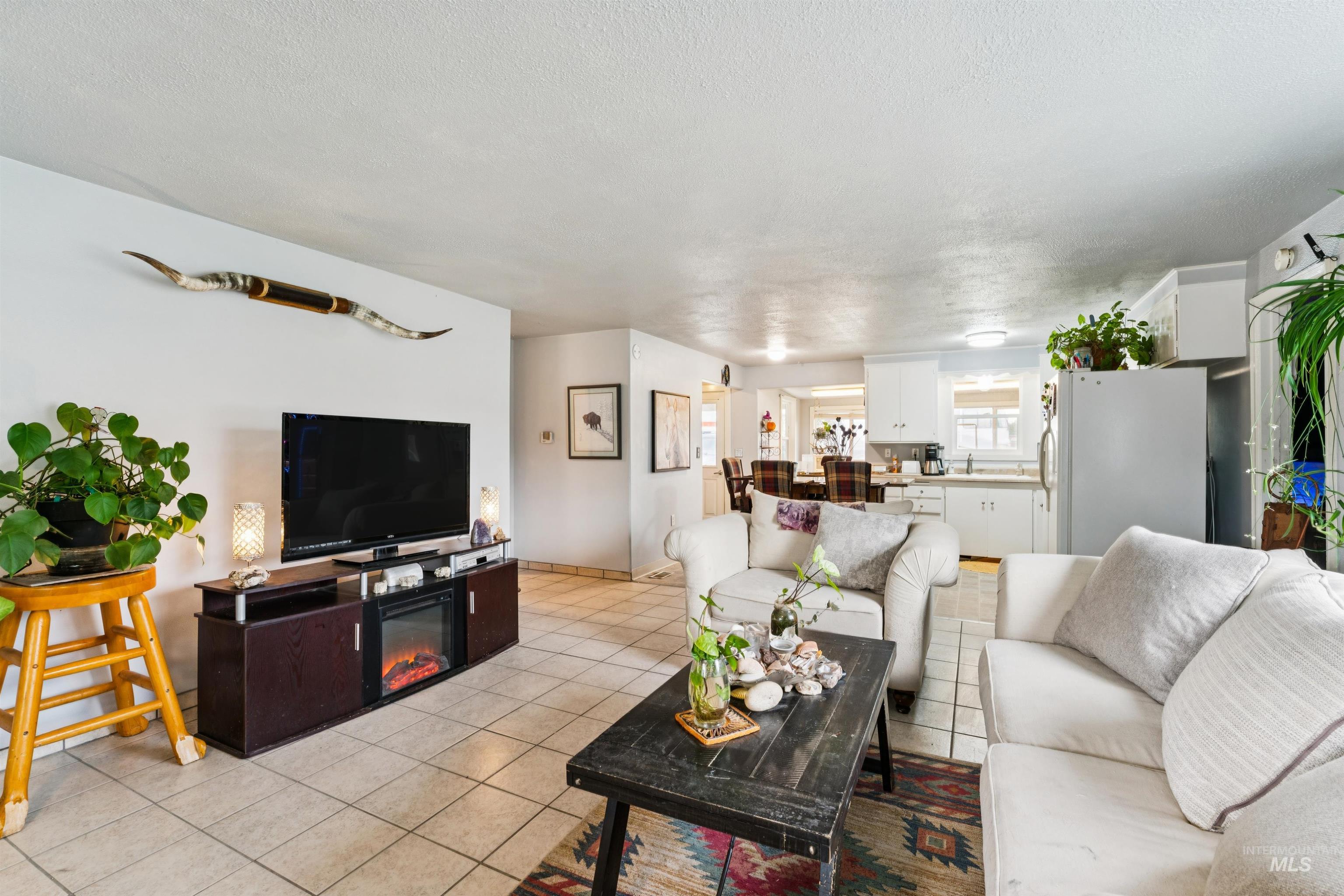4240 S Five Mile Rd, Boise, Idaho 83709, 3 Bedrooms, 2 Bathrooms, Residential For Sale, Price $725,000,MLS 99002672