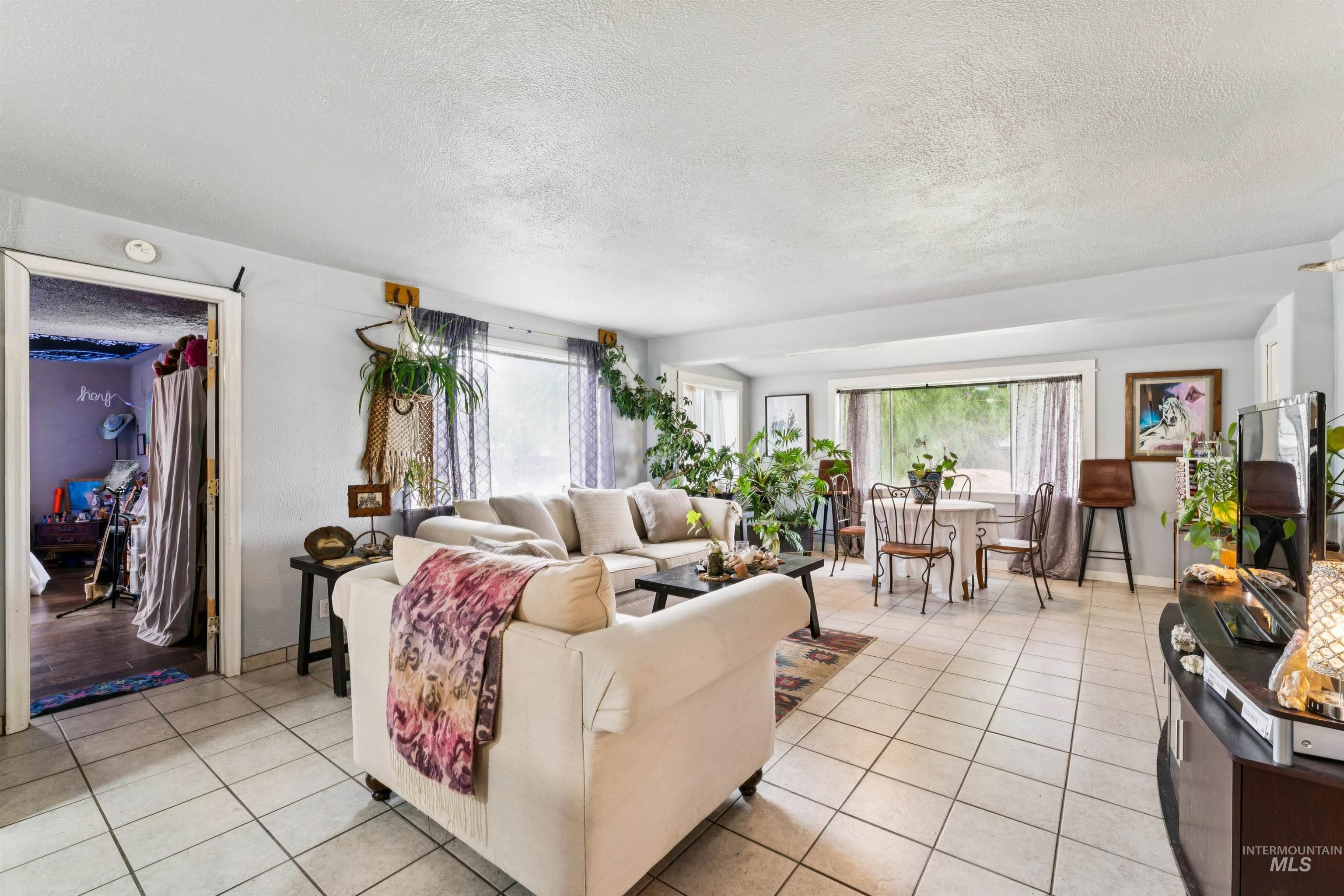 4240 S Five Mile Rd, Boise, Idaho 83709, 3 Bedrooms, 2 Bathrooms, Residential For Sale, Price $725,000,MLS 99002672