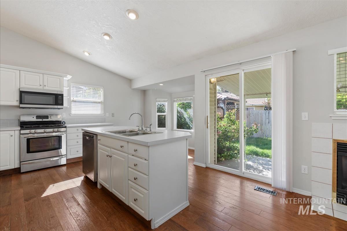 5417 N Hertford Way, Boise, Idaho 83714, 4 Bedrooms, 2 Bathrooms, Residential For Sale, Price $495,000,MLS 99002676