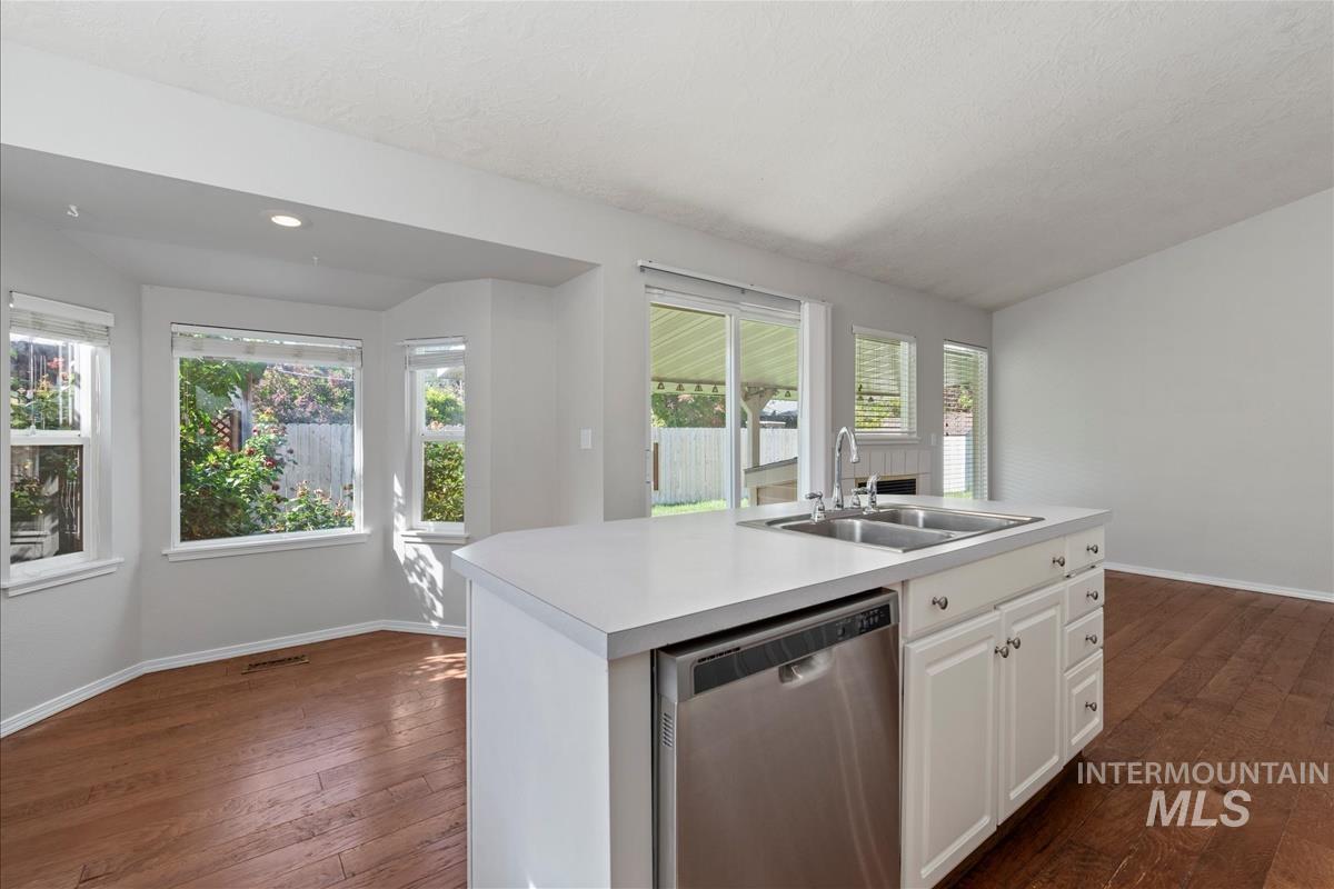 5417 N Hertford Way, Boise, Idaho 83714, 4 Bedrooms, 2 Bathrooms, Residential For Sale, Price $495,000,MLS 99002676