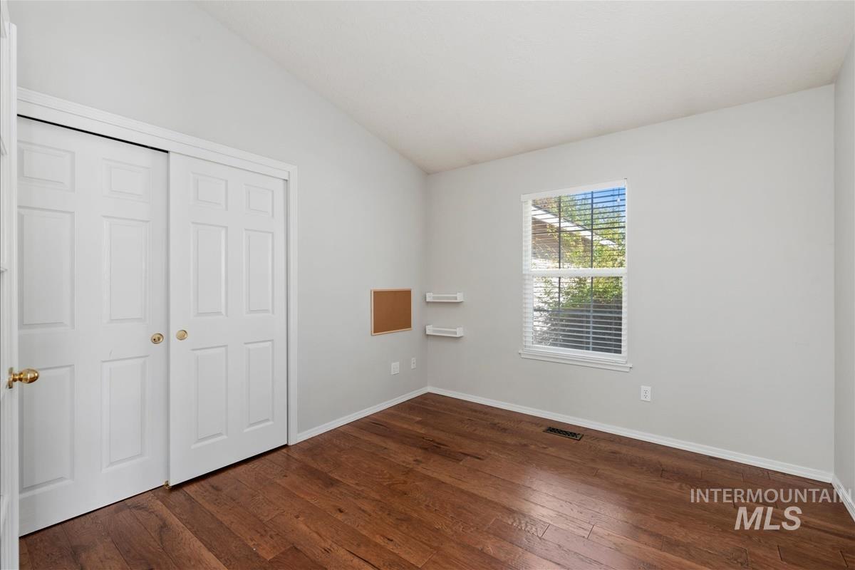 5417 N Hertford Way, Boise, Idaho 83714, 4 Bedrooms, 2 Bathrooms, Residential For Sale, Price $495,000,MLS 99002676
