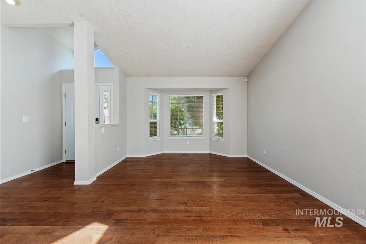 5417 N Hertford Way, Boise, Idaho 83714, 4 Bedrooms, 2 Bathrooms, Residential For Sale, Price $495,000,MLS 99002676