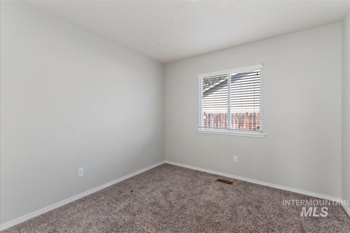 5417 N Hertford Way, Boise, Idaho 83714, 4 Bedrooms, 2 Bathrooms, Residential For Sale, Price $495,000,MLS 99002676